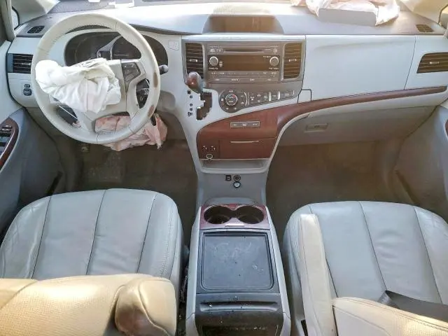 2013 TOYOTA SIENNA XLE 8-PASSENGER  