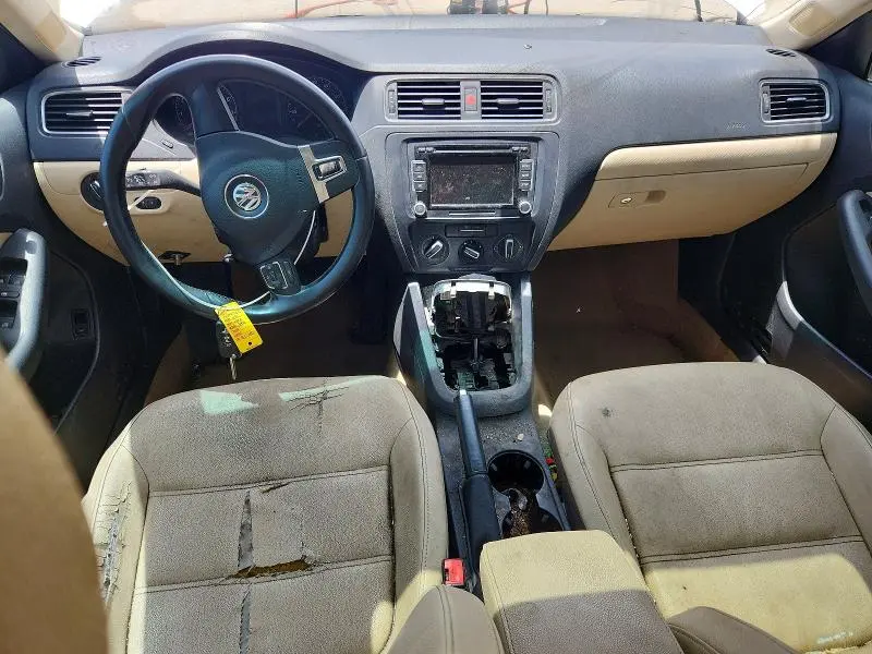 2011 VOLKSWAGEN JETTA SE  