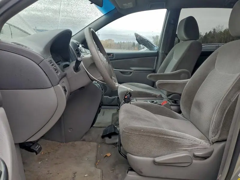 2010 TOYOTA SIENNA CE  