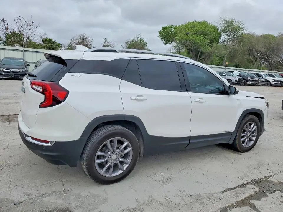 2022 GMC TERRAIN SLT  