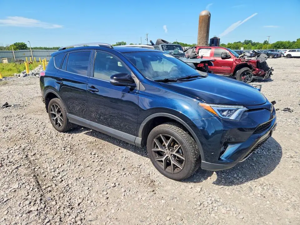 2018 TOYOTA RAV4 SE  