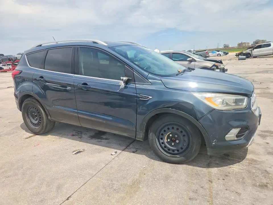 2019 FORD ESCAPE TITANIUM  