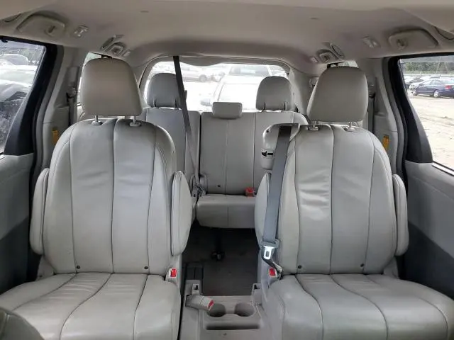 2014 TOYOTA SIENNA XLE  