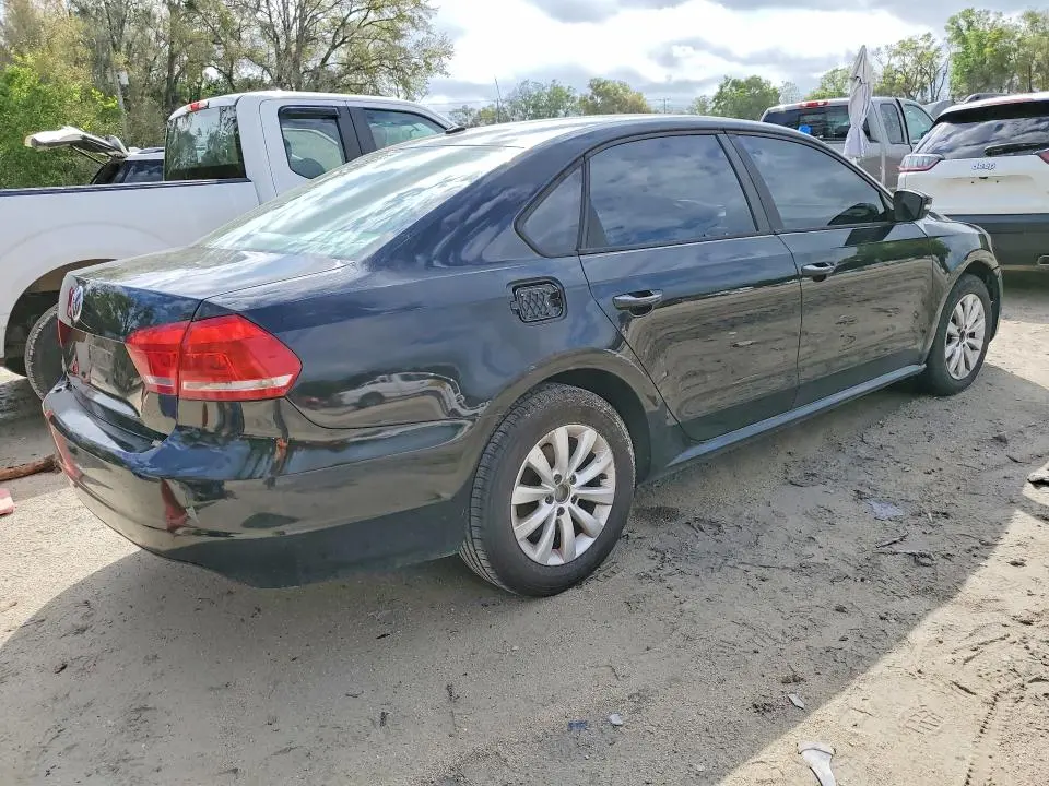 2013 VOLKSWAGEN PASSAT S  