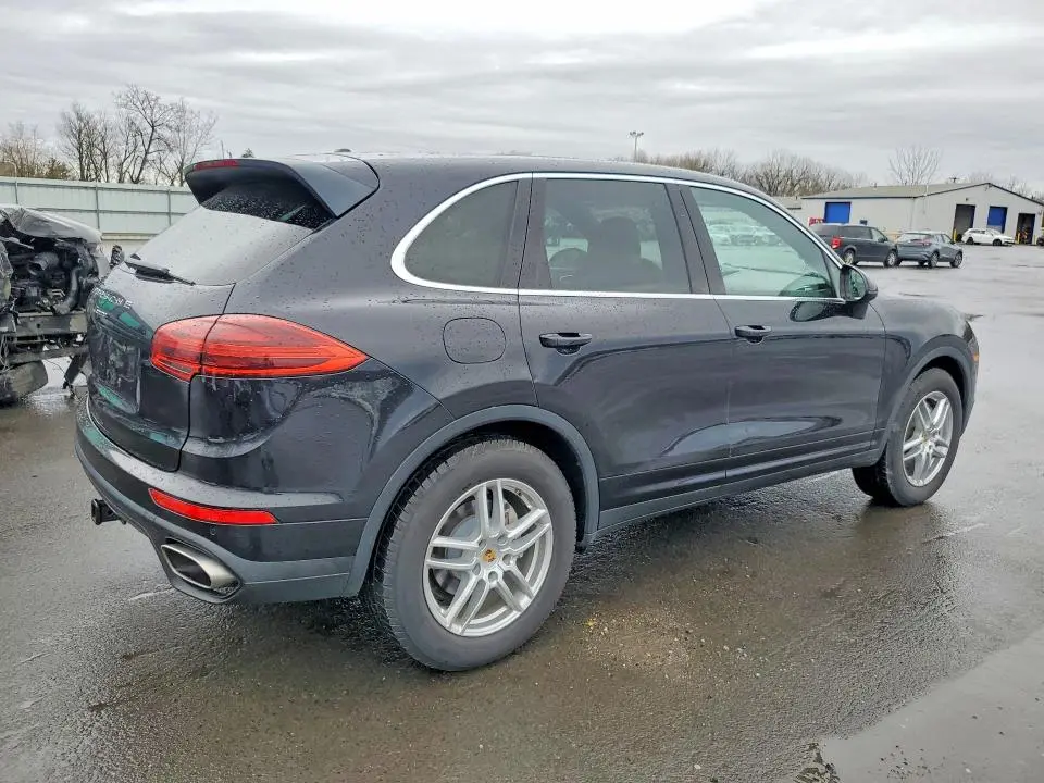 2016 PORSCHE CAYENNE   
