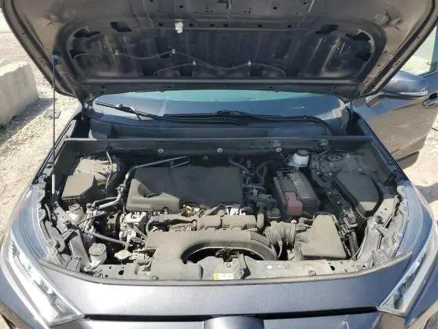 2019 TOYOTA RAV4 XLE  