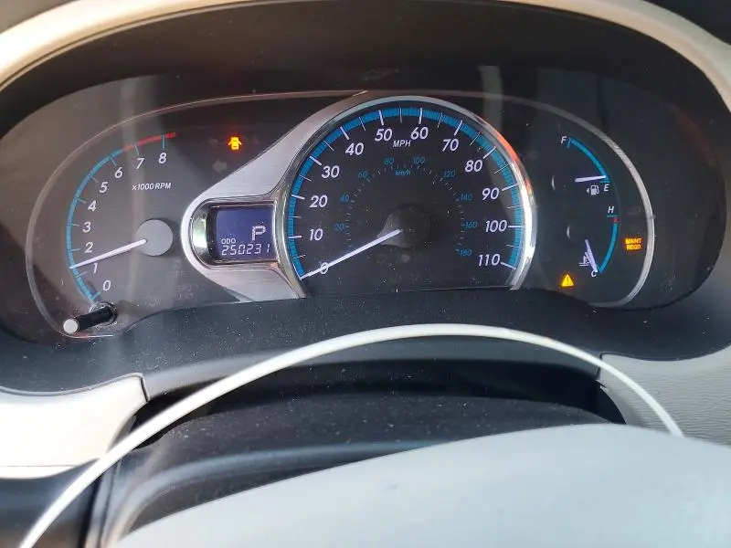 2014 TOYOTA SIENNA XLE 8-PASSENGER  