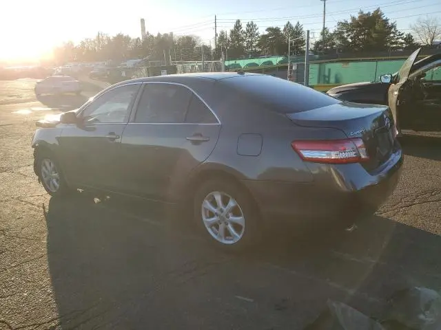 2011 TOYOTA CAMRY SE  