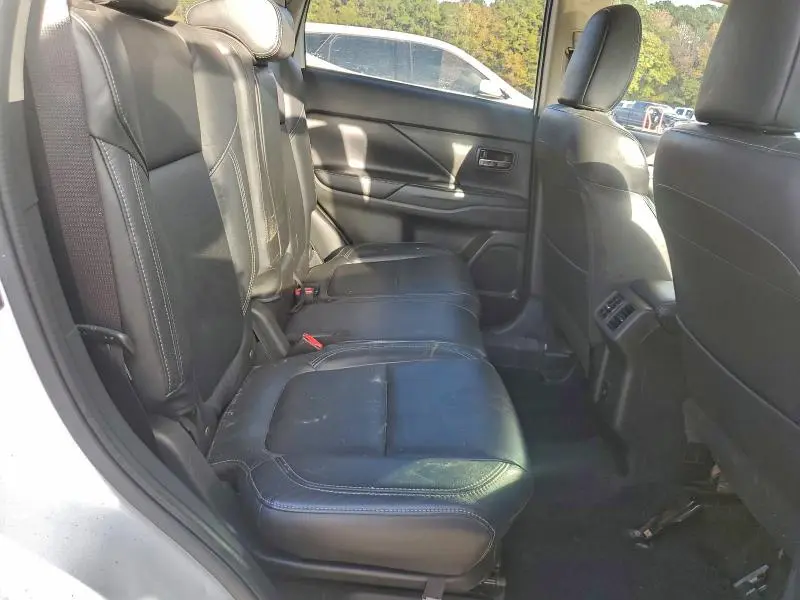 2020 MITSUBISHI OUTLANDER SE  