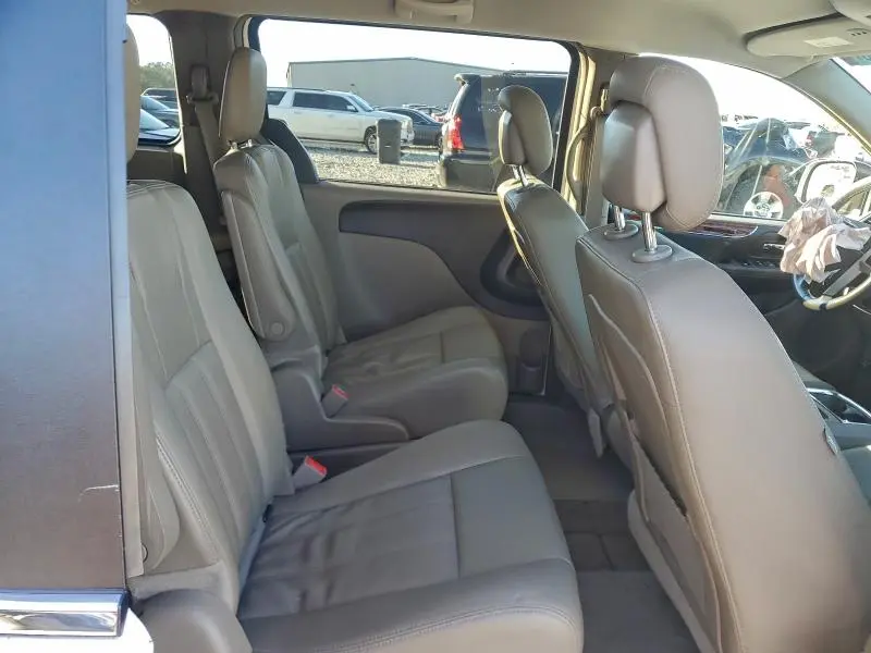 2016 CHRYSLER TOWN & COUNTRY TOURING  