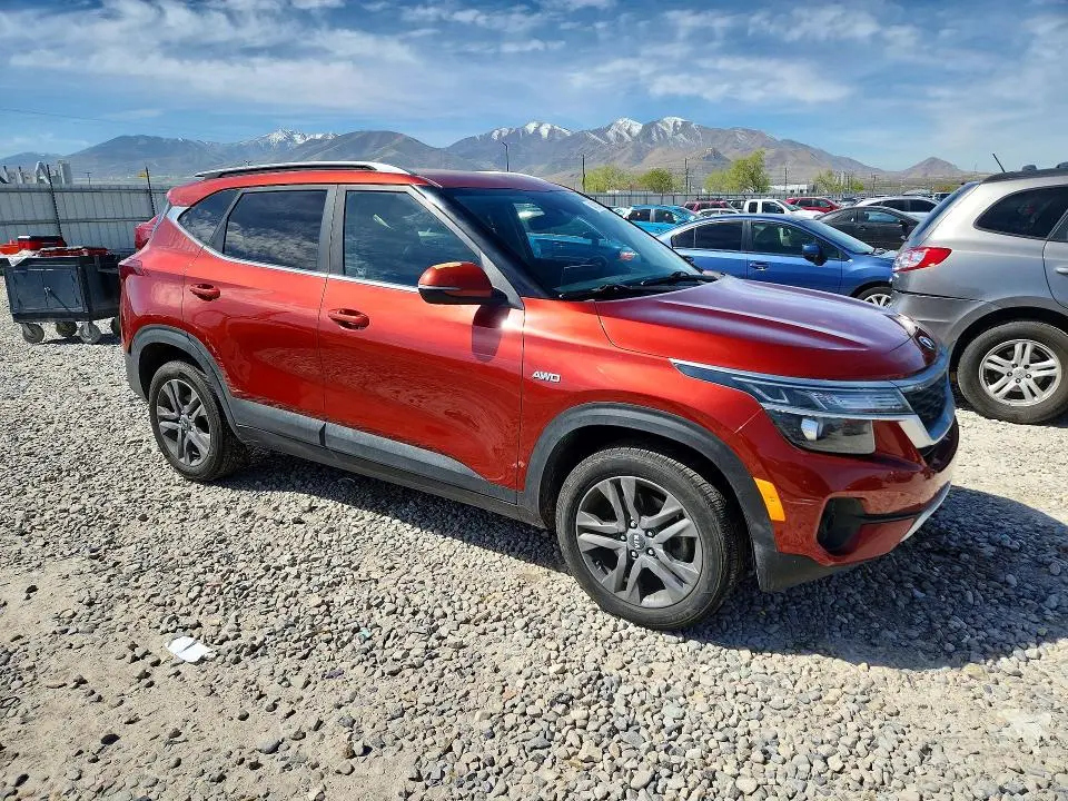 2021 KIA SELTOS S  