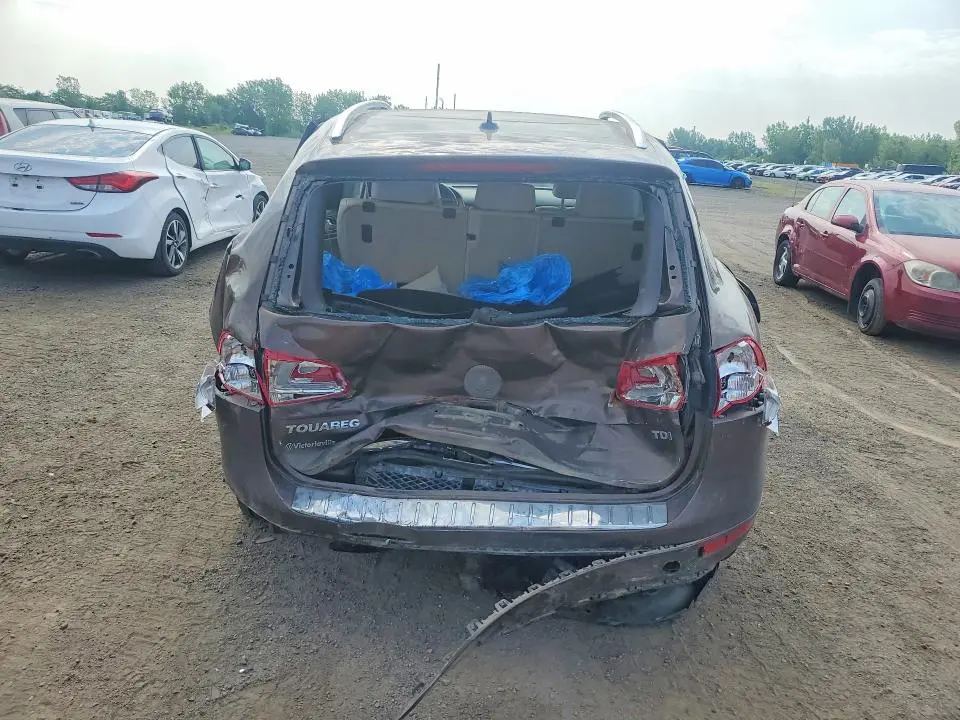 2011 VOLKSWAGEN TOUAREG V6 TDI  