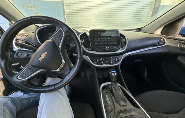 2017 CHEVROLET VOLT LT  