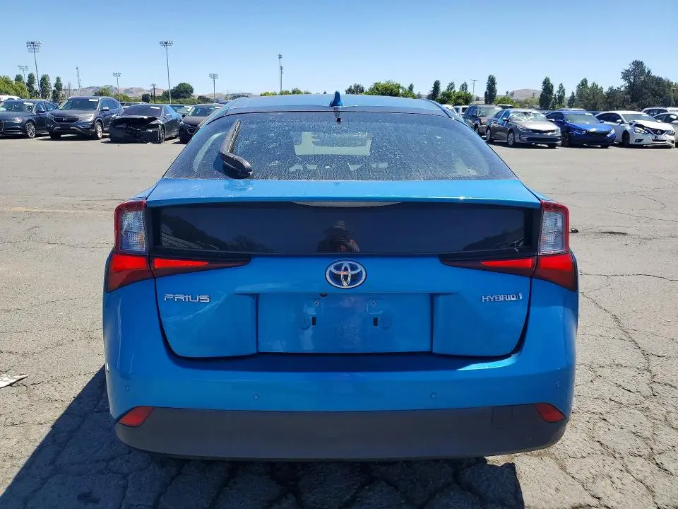 2022 TOYOTA PRIUS LE  