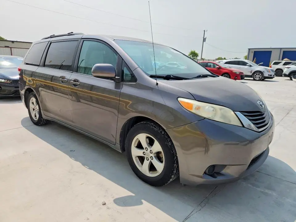 2011 TOYOTA SIENNA LE  