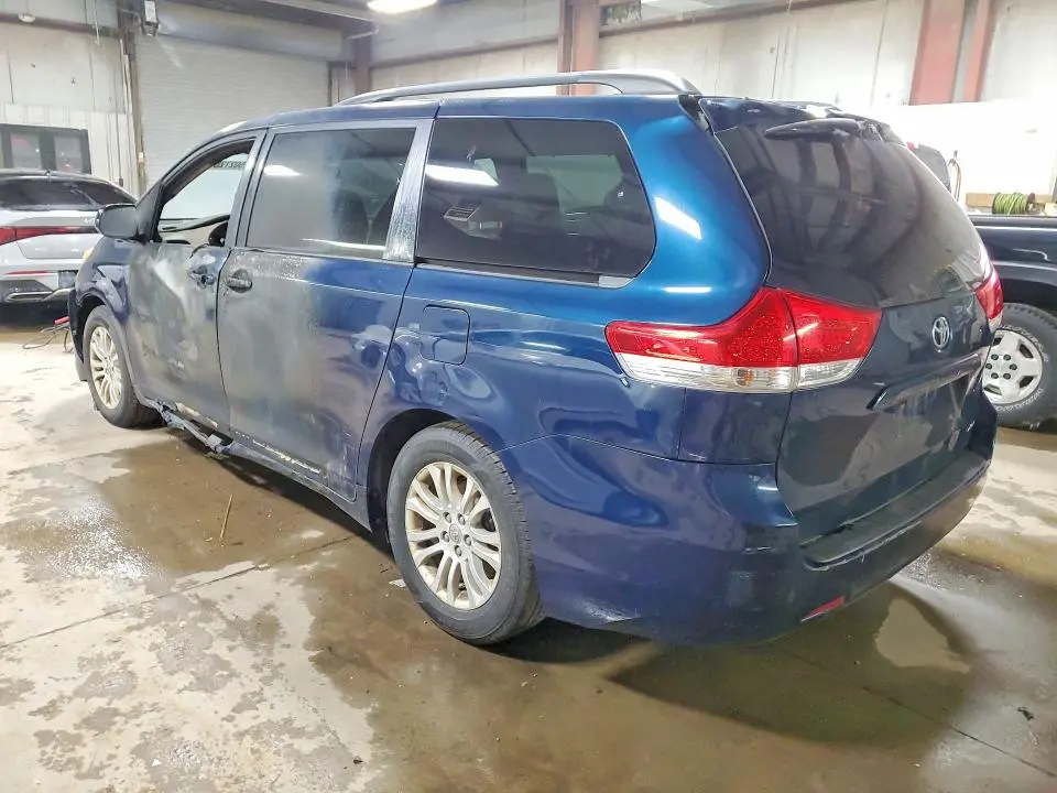 2012 TOYOTA SIENNA XLE 8-PASSENGER  