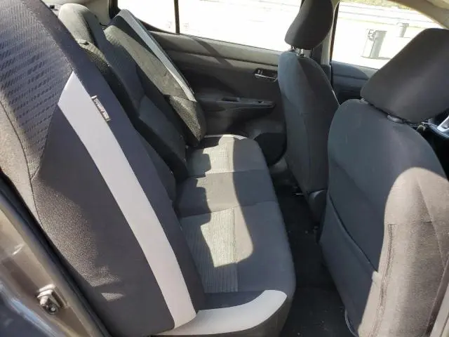 2022 NISSAN VERSA SV  