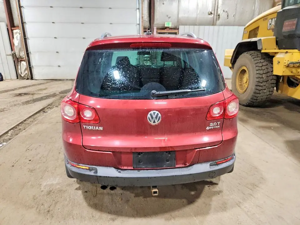 2010 VOLKSWAGEN TIGUAN SE  