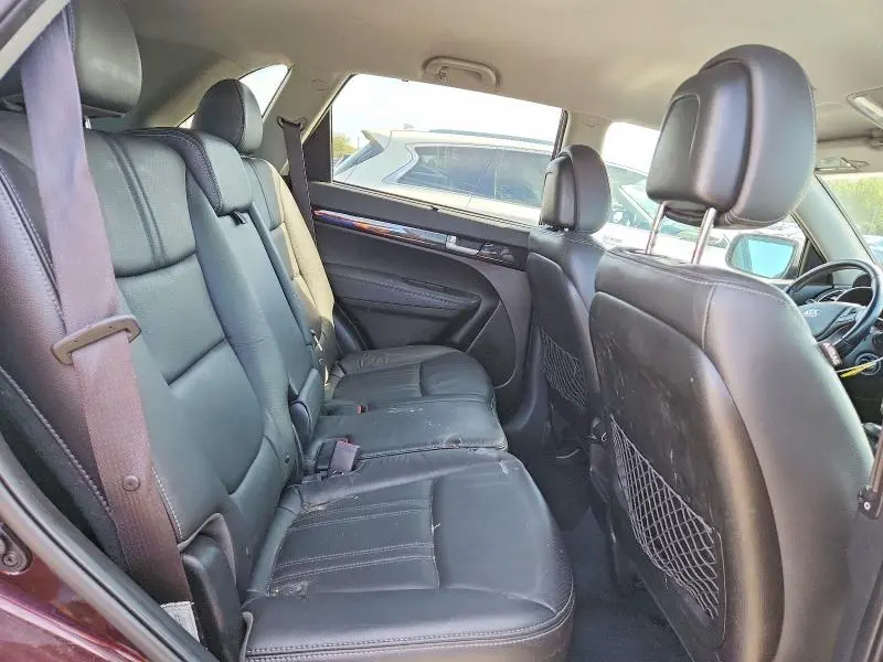 2015 KIA SORENTO LX  