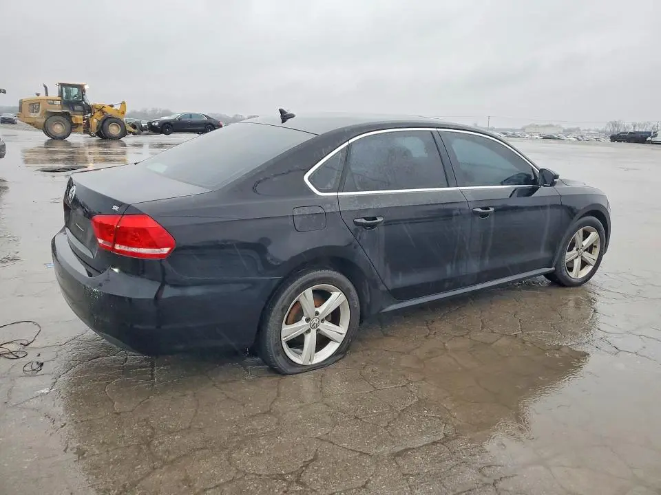 2013 VOLKSWAGEN PASSAT SE  