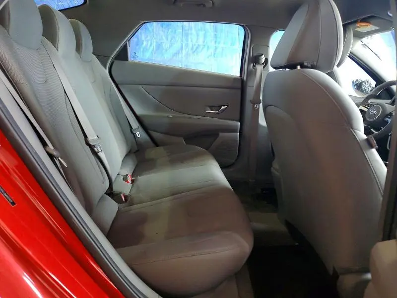 2021 HYUNDAI ELANTRA SE  