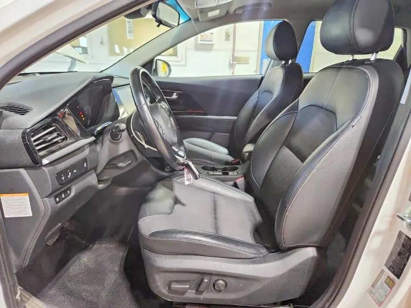 2022 KIA NIRO EX  