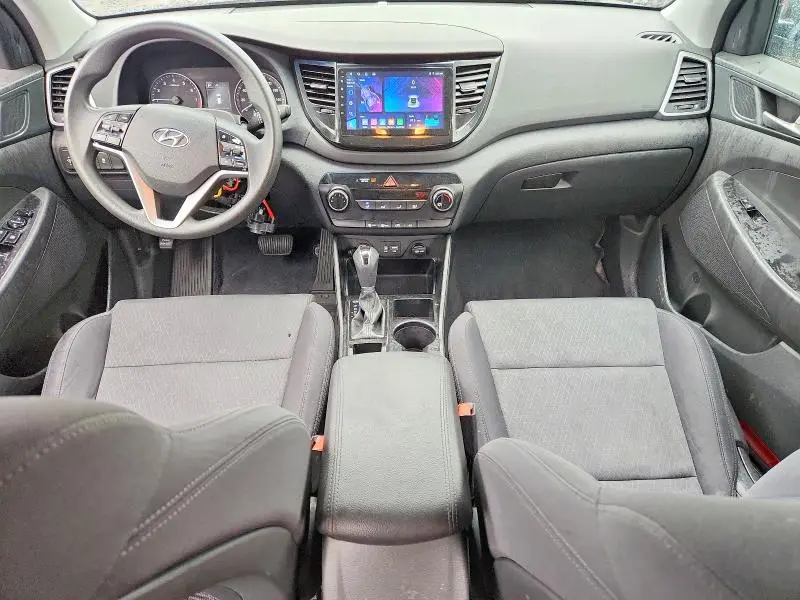 2018 HYUNDAI TUCSON SE  