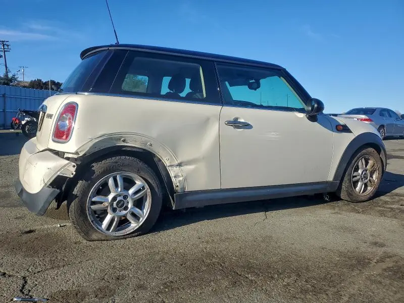 2013 MINI COOPER   