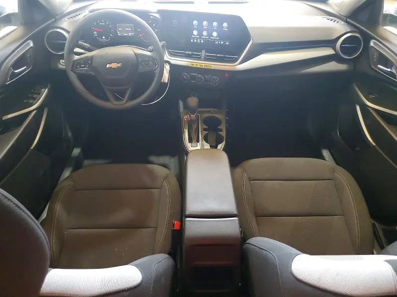 2025 CHEVROLET TRAX LS  