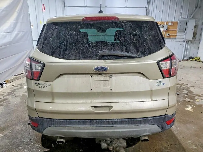 2017 FORD ESCAPE SE  