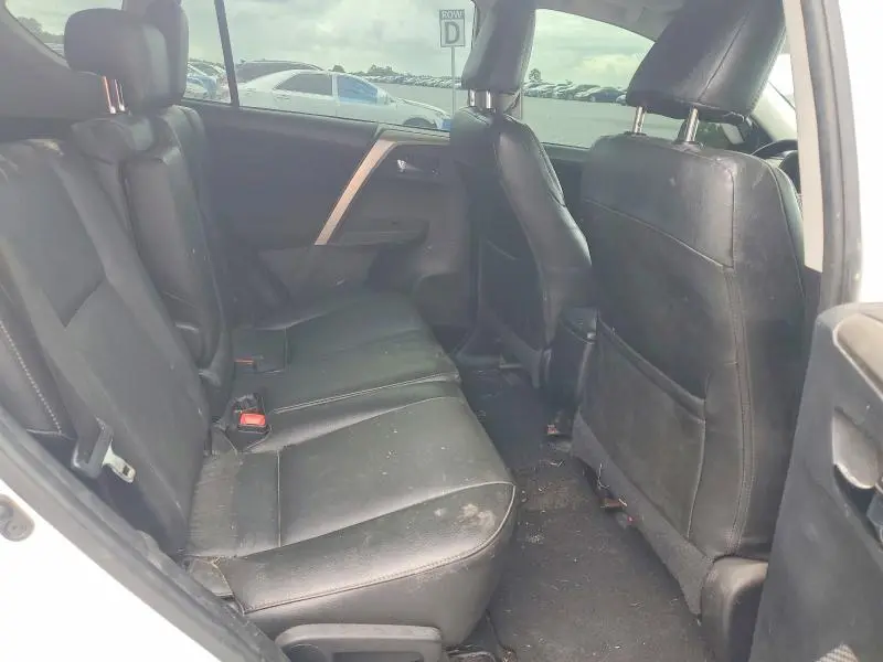 2014 TOYOTA RAV4 XLE  