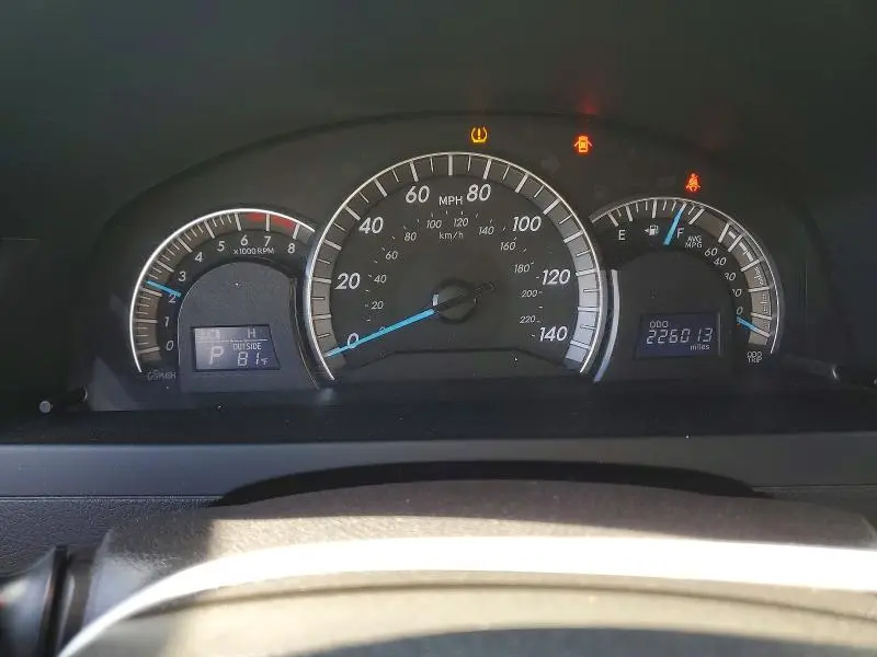 2014 TOYOTA CAMRY SE  
