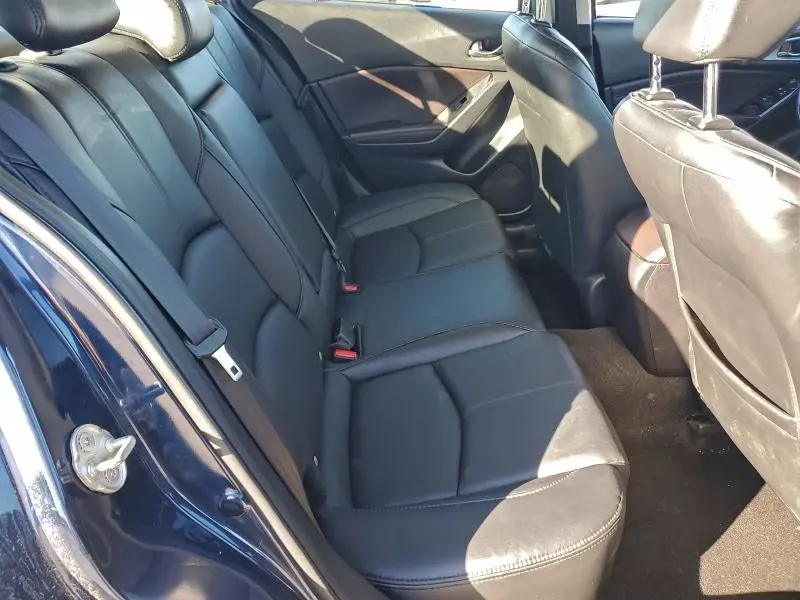 2018 MAZDA 3 TOURING  