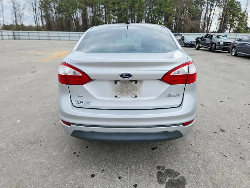 2018 FORD FIESTA SE  