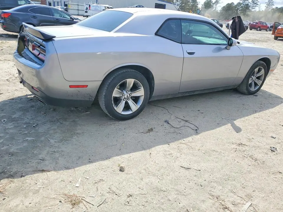2016 DODGE CHALLENGER SXT  