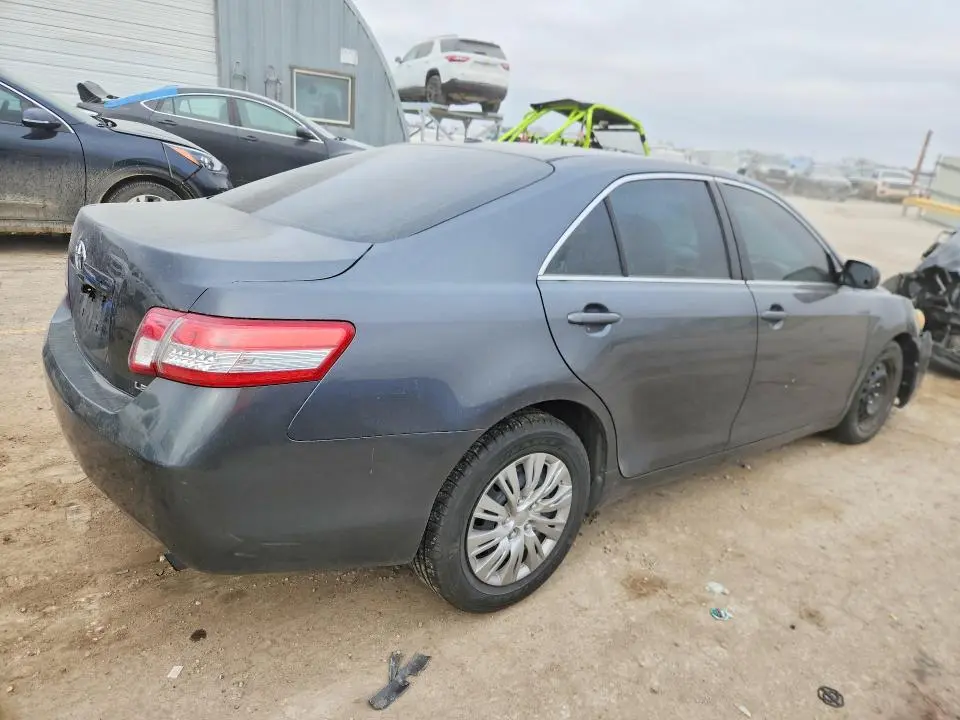 2011 TOYOTA CAMRY LE  