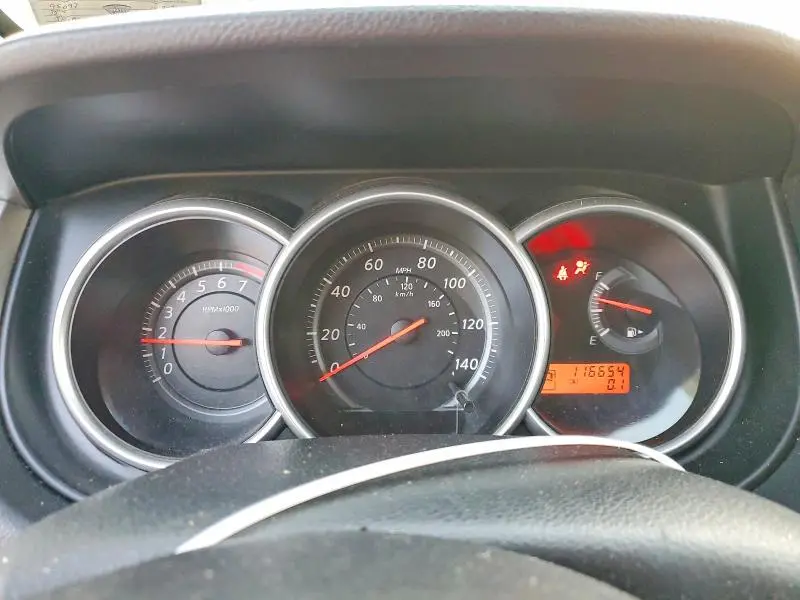 2012 NISSAN VERSA 1.8 S  