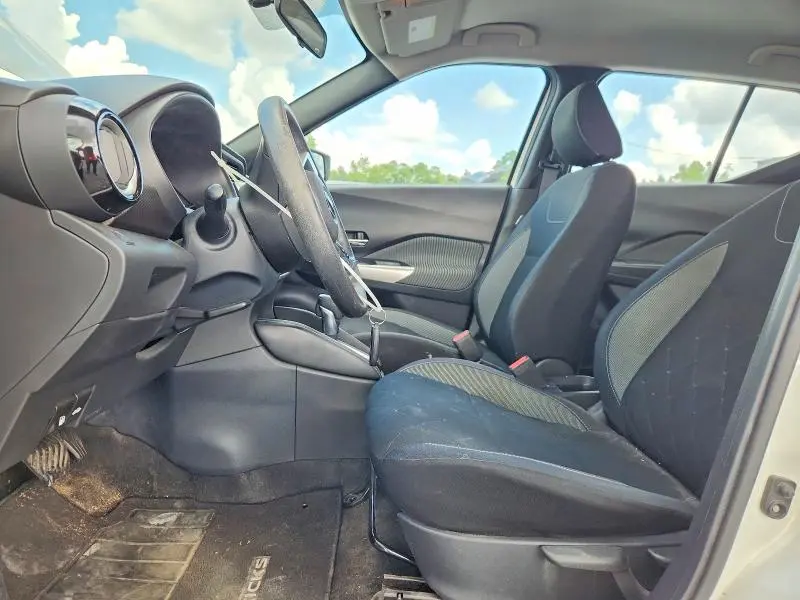 2019 NISSAN KICKS SV  