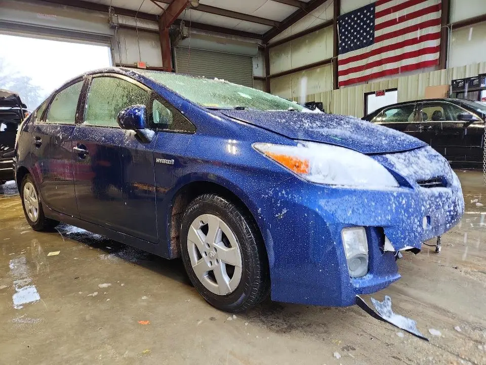 2010 TOYOTA PRIUS III  