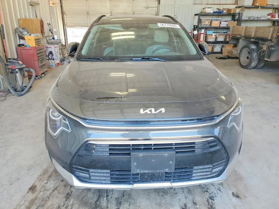 2023 KIA NIRO EX  