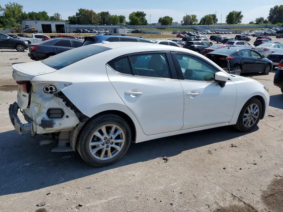 2016 MAZDA 3 TOURING  