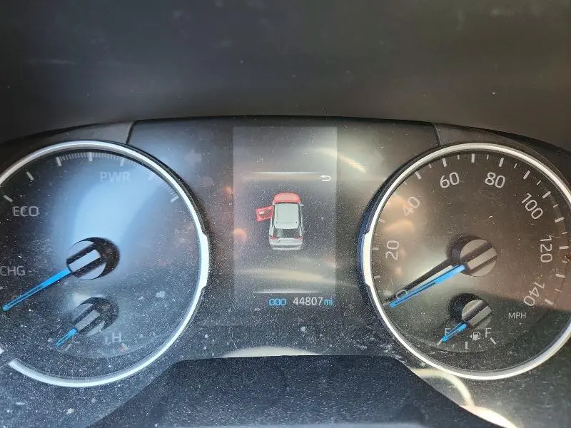 2022 TOYOTA RAV4 SE  