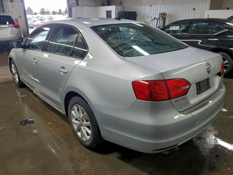 2011 VOLKSWAGEN JETTA SE  