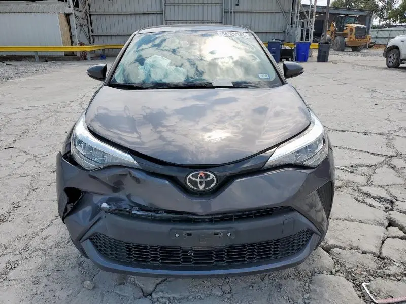 2021 TOYOTA C-HR XLE