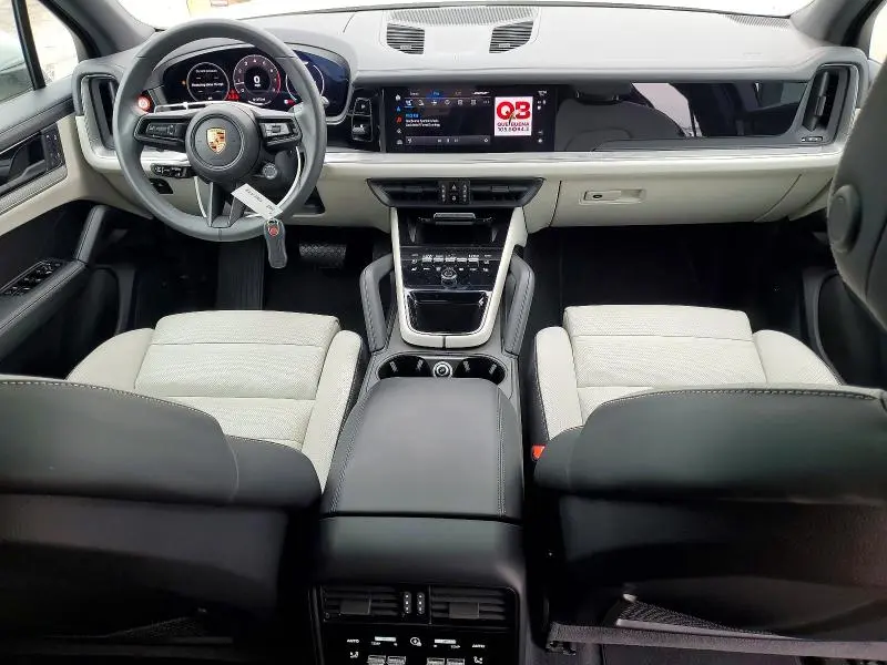2025 PORSCHE CAYENNE   