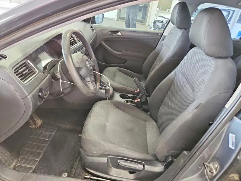2011 VOLKSWAGEN JETTA BASE  