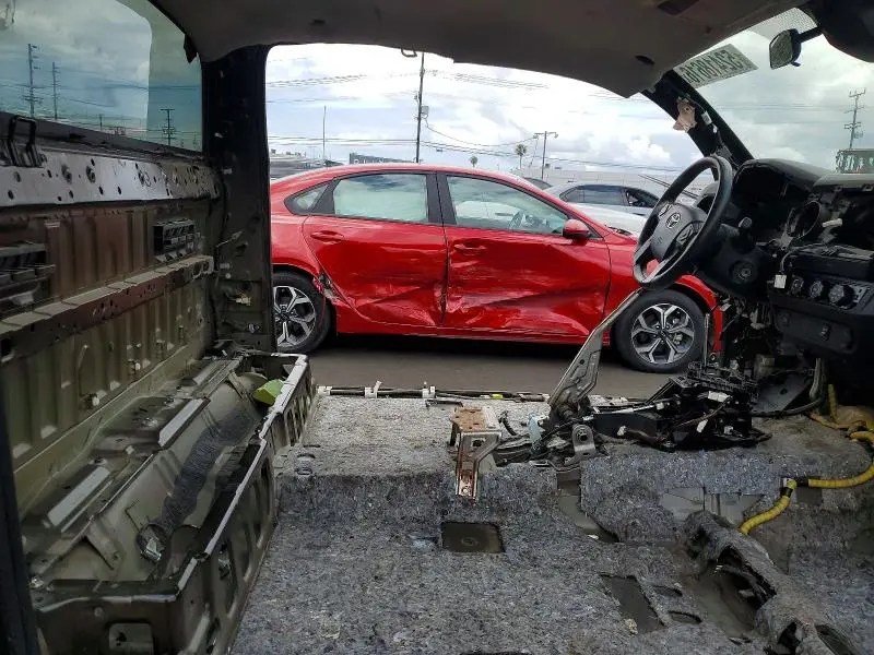 2019 TOYOTA TACOMA SR  