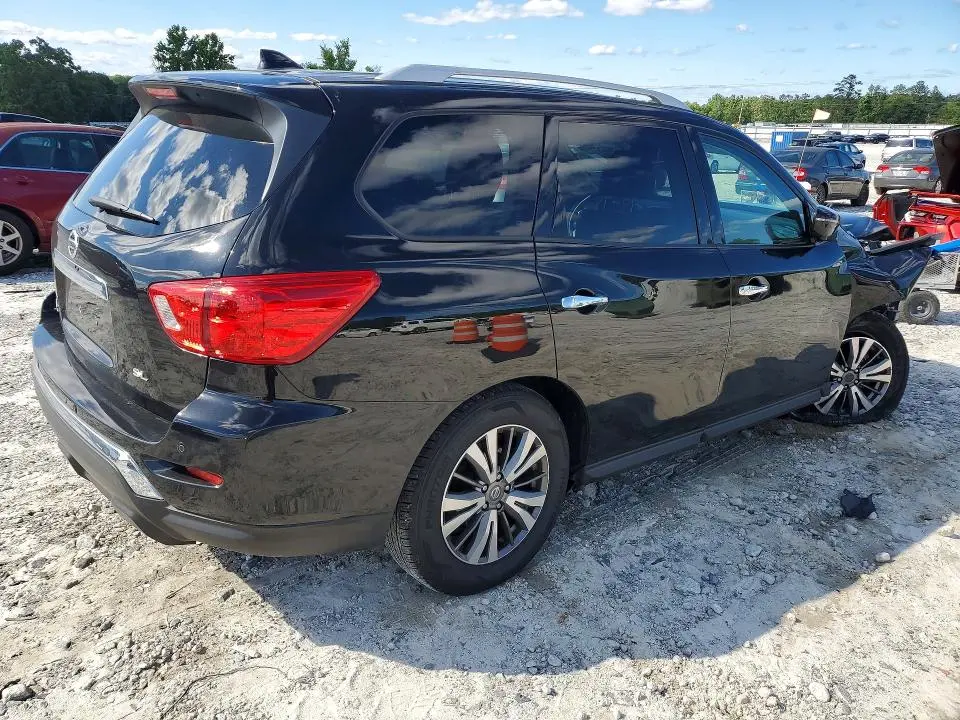 2019 NISSAN PATHFINDER SL  