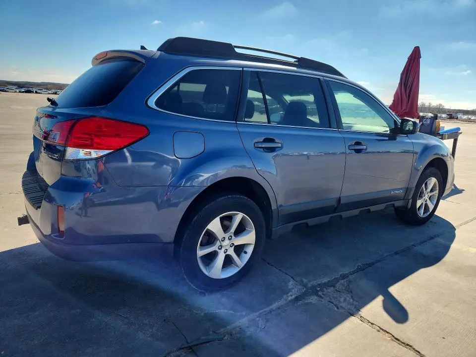 2013 SUBARU OUTBACK   