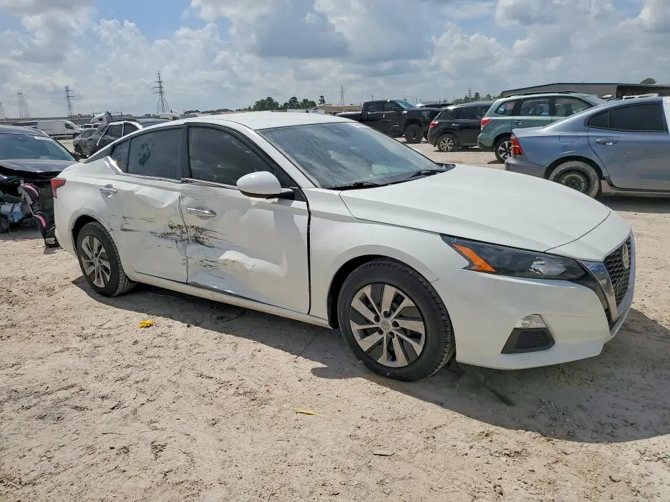 2022 NISSAN ALTIMA S  